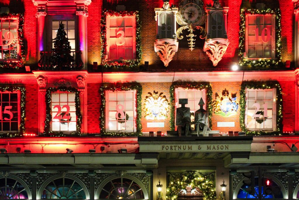 La façade de Fortnum & Mason transformée en calendrier de l'Avent