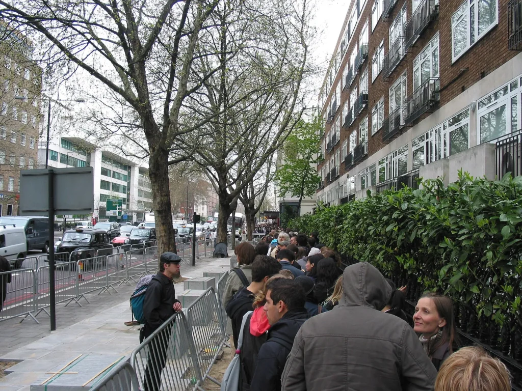 File d'attente devant l'entrée de Madame Tussauds à Londres