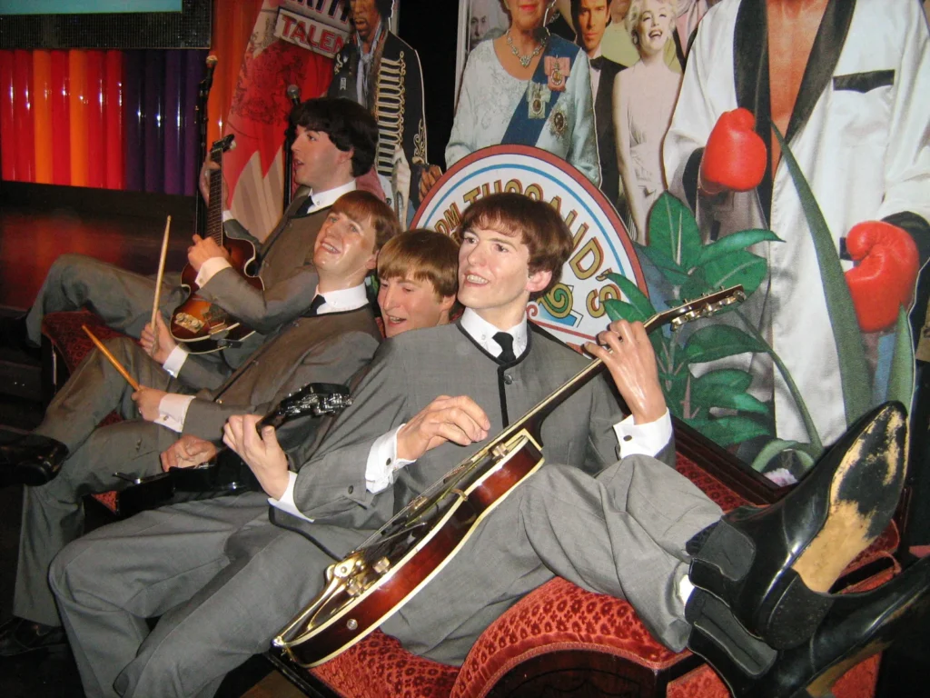 Les statues de cire des Beatles chez Madame Tussauds Londres