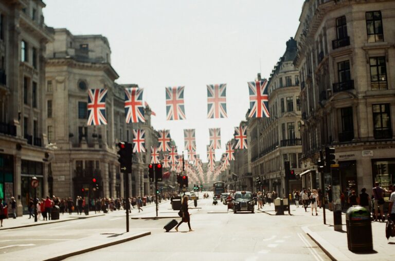 Oxford Street décorée de drapeaux britanniques