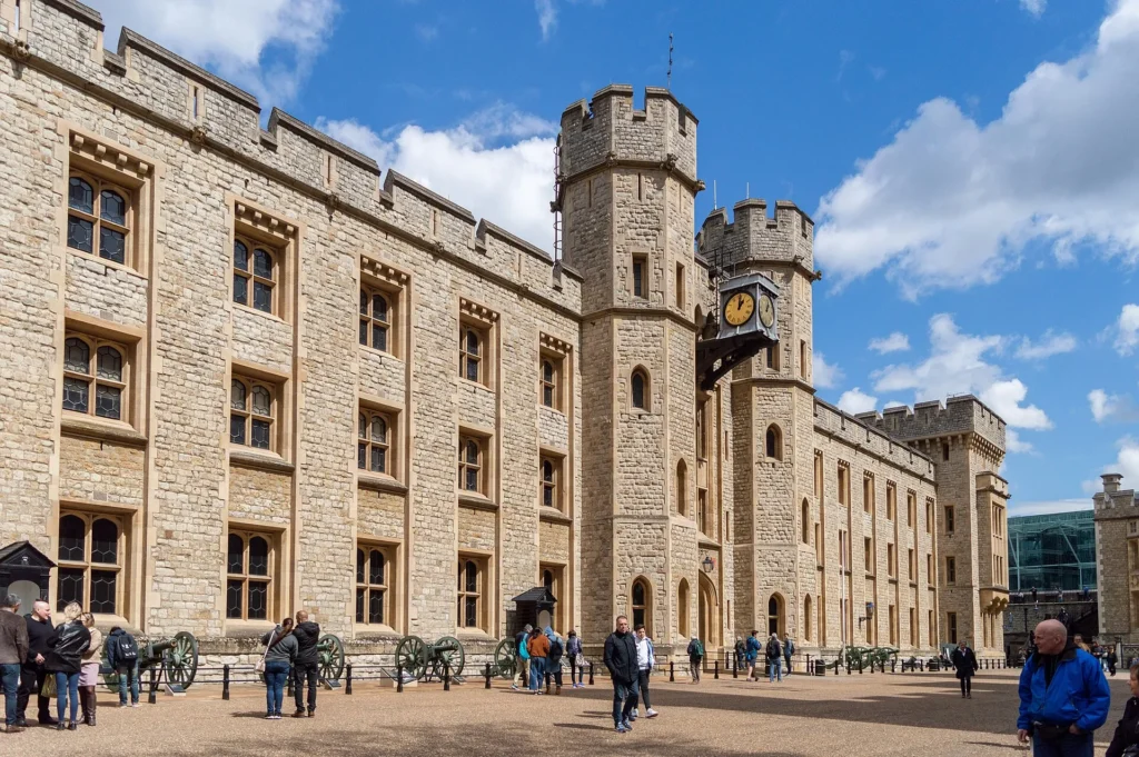 La caserne Waterloo, qui abrite la Jewel House et les joyaux de la couronne à la Tour de Londres
