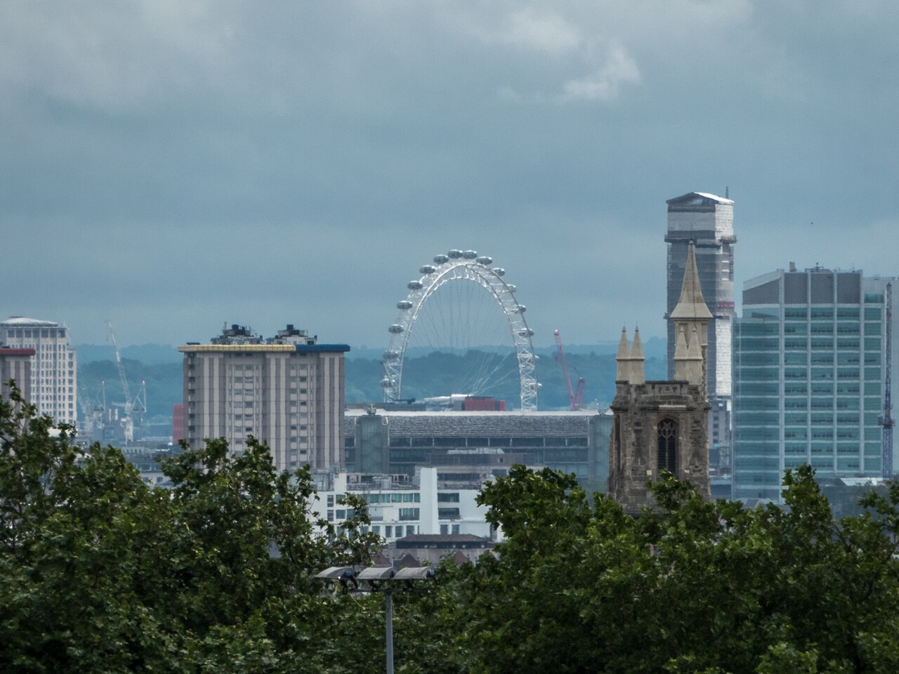 Vue sur le London Eye depuis Parliament Hill